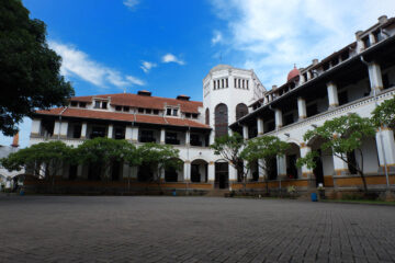 Hotel GranDhika Pemuda Semarang dekat dengan Lawang Sewu