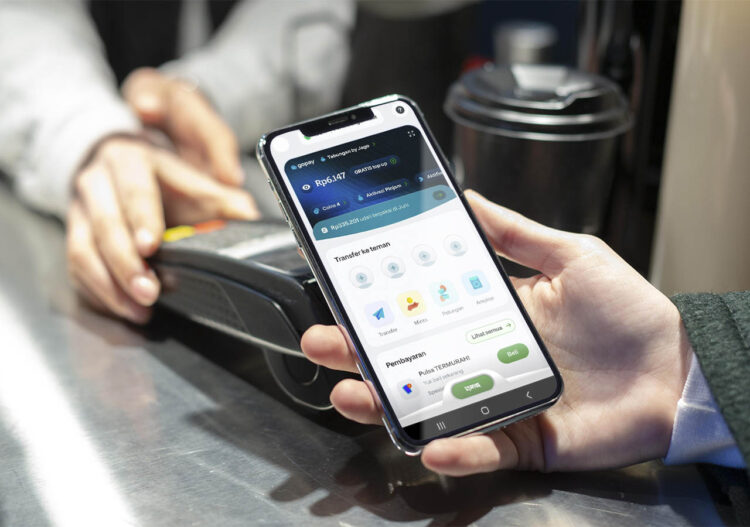 Download aplikasi GoPay dengan link referral di hangout.id, upgrade ke Gopay Plus dan dapatkan GoPay Coins atau promo GoPay menarik lainnya.