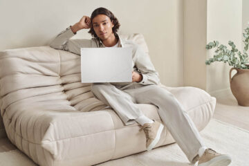 ASUS Zenbook S16 OLED dengan prosesor AMD Ryzen AI 9 HX 370, Laptop tipis ASUS Zenbook S16 OLED warna Zumaiya Grey, Layar OLED 3K ASUS Zenbook S16 OLED dengan refresh rate 120Hz, ASUS Zenbook S16 OLED Scandinavian White dengan material ceraluminum, Keyboard backlit ASUS Zenbook S16 OLED untuk mengetik nyaman, Port konektivitas lengkap ASUS Zenbook S16 OLED, ASUS Zenbook S16 OLED dengan stylus untuk desainer dan kreator, Audio premium harman/kardon di ASUS Zenbook S16 OLED, ASUS Zenbook S16 OLED dengan bodi tipis 1,19 cm dan bobot 1,5 kg, ASUS Zenbook S16 OLED untuk Copilot+ PC dan AI processing, UM5606WA