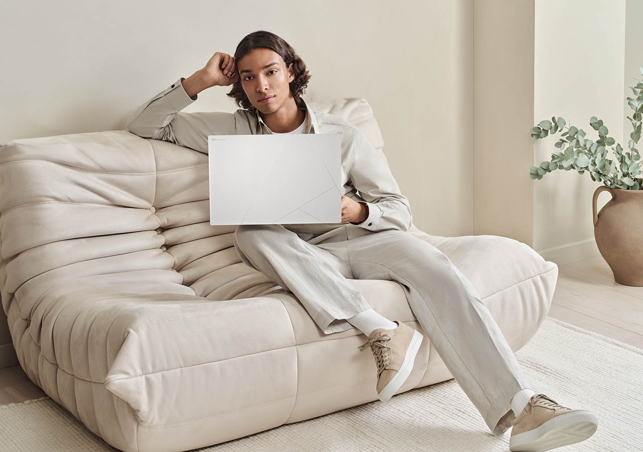 ASUS Zenbook S16 OLED, Laptop AI Premium Dengan AMD Ryzen AI 9 HX 370