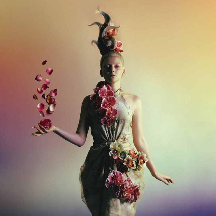 Tiggi Hawke Rilis “Calling Earth” Dan Persiapkan Tur Asia Tenggara dan Eropa