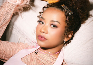 Angie Carvalho, Merelakan, Universal Music Indonesia, Musik Indonesia, Lagu Cinta, Pop Balada, Musik Video, Sebatas Mimpi, Lagu Romantis, Cinta Tak Harus Memiliki, Musik Pop, Single Baru, Artis Indonesia