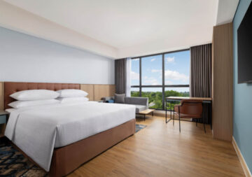 Four Points Pontianak, Marriott International, Hotel Kalimantan Barat, Pontianak Travel, Marriott Bonvoy, Hotel Baru Indonesia, Luxury Stay, Hospitality Indonesia, Sungai Kapuas, Lumina Restaurant