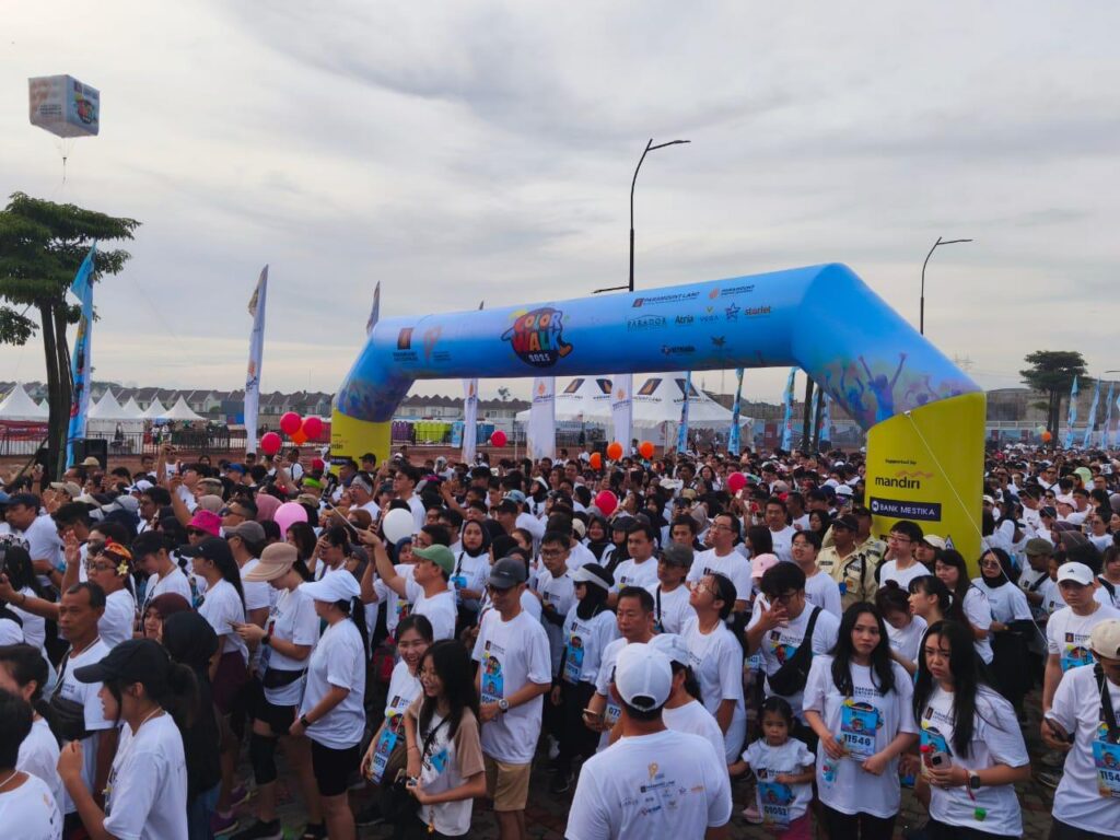 Paramount Color Walk 2025 di Gading Serpong merayakan HUT ke-19 Paramount Enterprise