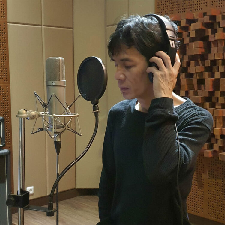 Pidi Rimba merupakan penyanyi sekaligus penulis lagu asal Jakarta yang menghadirkan balada sederhana tentang kehidupan sehari-hari.